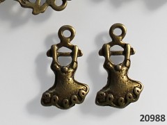 Vintage přívěšek bronzový ŠATY 20/11, bal. 2ks