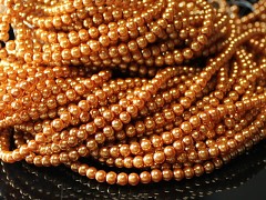 Korálky voskované perly 4mm ZLATÉ, šňůra 80cm