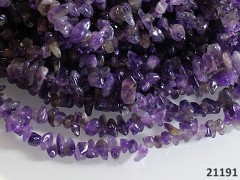 Přírodní minerál AMETHYST, žlomky - návlek 20cm