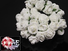 BÍLÉ pěnové růže 25mm s tvarovacím stonkem