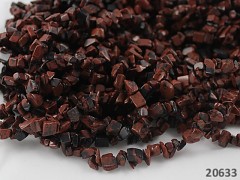 Obsidián mahagónový přírodní minerál , chipsy